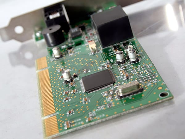 verniciatura-componenti-settore-elettronico